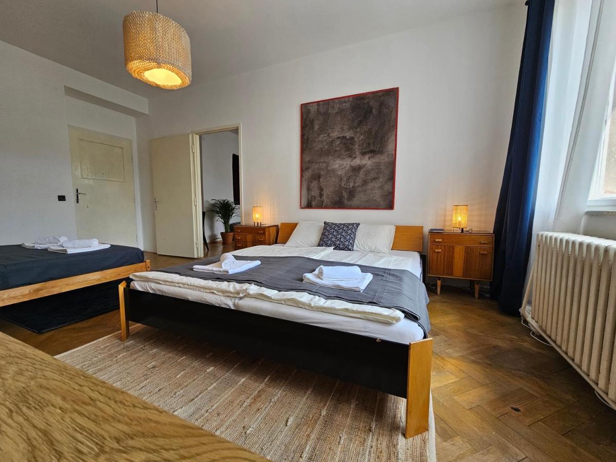 Stone Square Apartment Братислава Екстер'єр фото