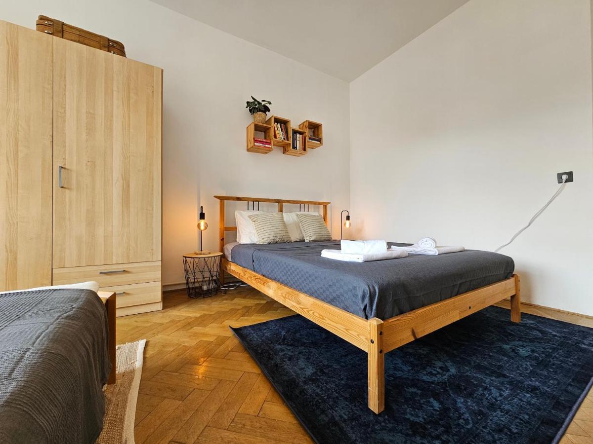 Stone Square Apartment Братислава Екстер'єр фото
